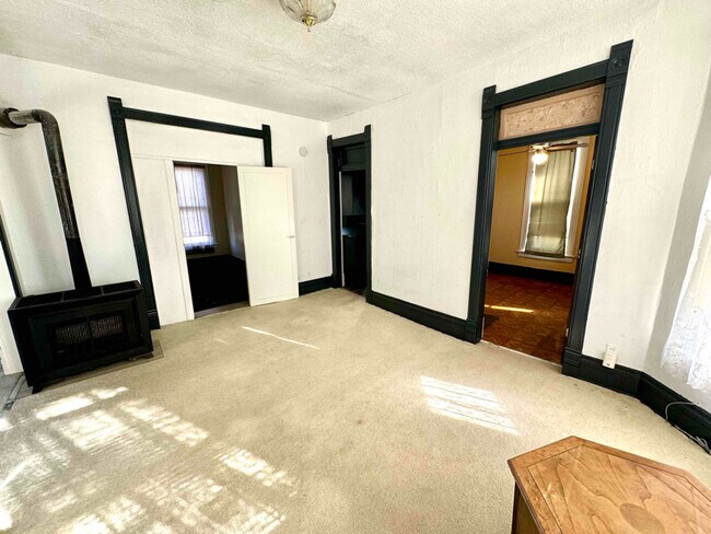 Foto del edificio - 1816 Chase St