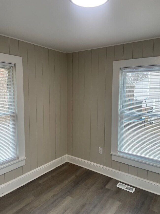 Foto del edificio - 4891 Doris St