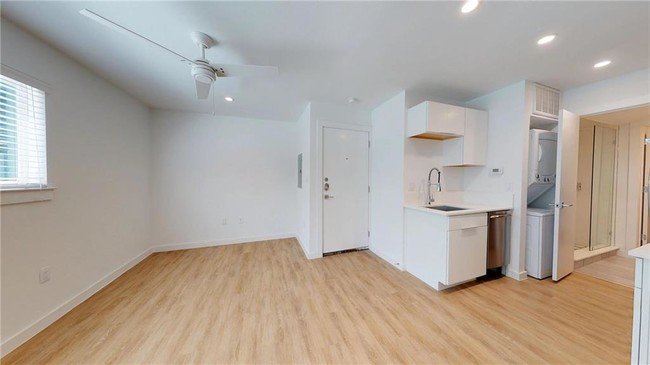 Foto del edificio - 4503 Cedar Springs Rd