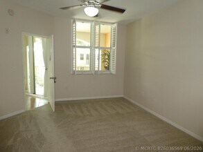 Building Photo - 804 E Windward Way