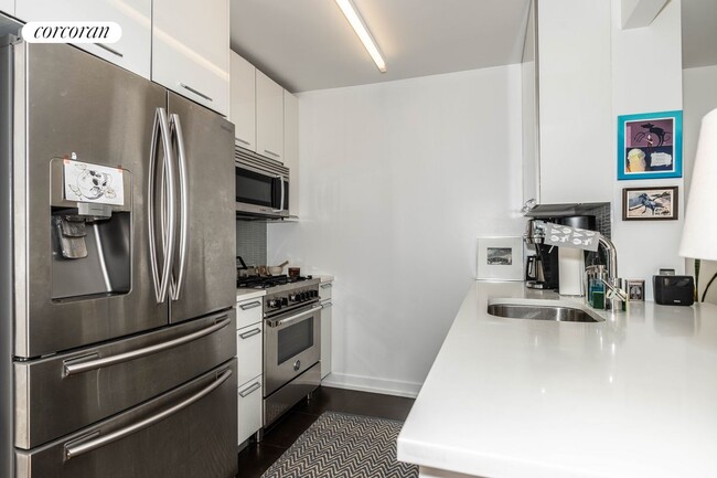 Foto del edificio - 227 W 77th St