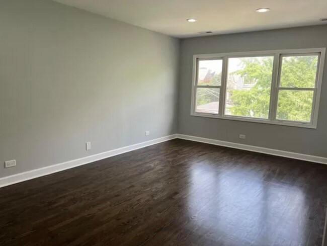 Building Photo - 2817 N Avers Ave