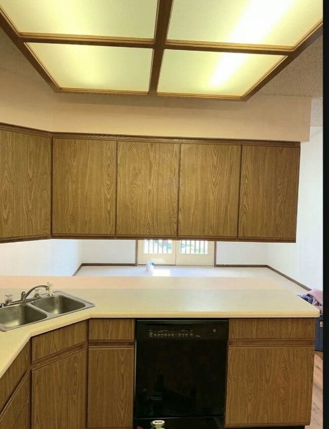 25 Lincoln Ave Unit 14, Iowa City, IA 52246 Condo for Rent in Iowa