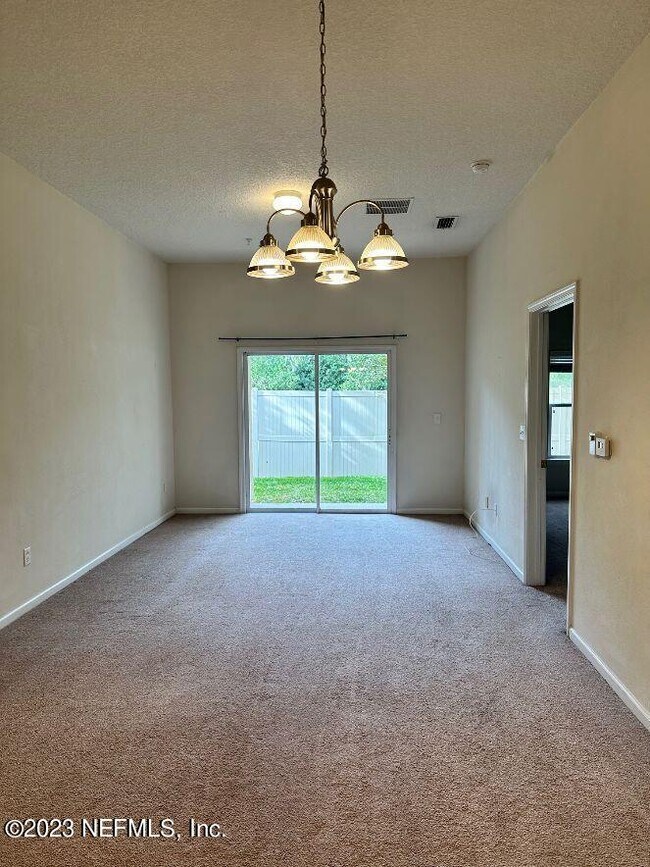Foto del edificio - 515 Golden Lake Loop