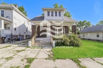 Building Photo - 1205 W Brons Ave