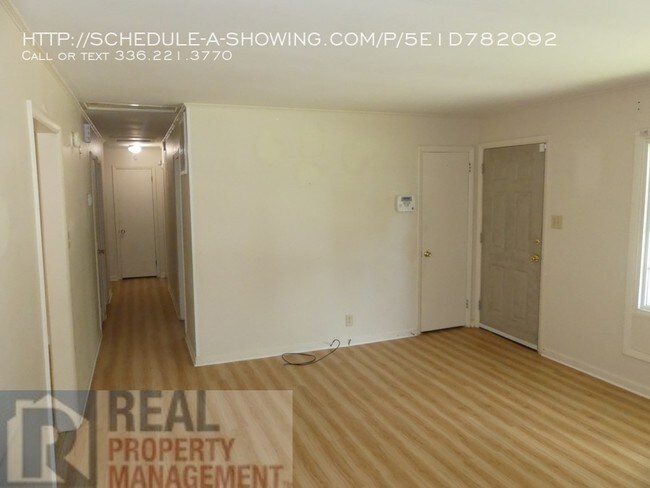 Foto del edificio - 2803 Emerson Rd