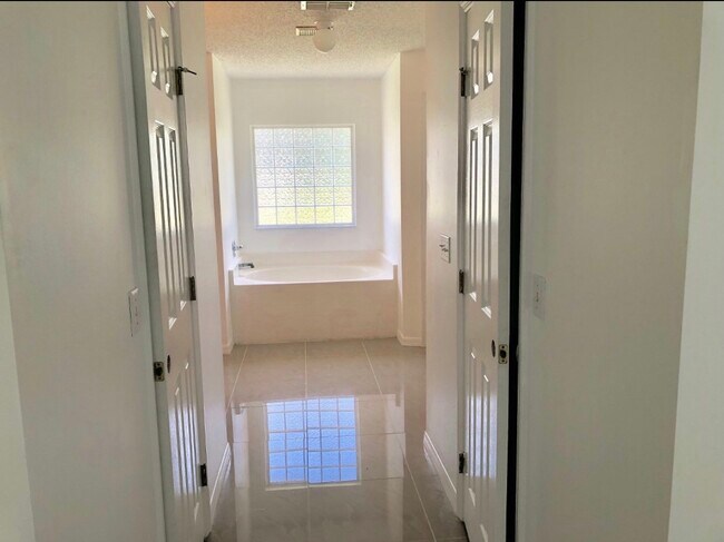 Foto del edificio - 1241 SW Melrose Ave