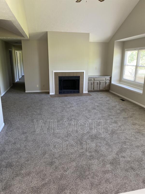 Building Photo - 9522 Maple Way