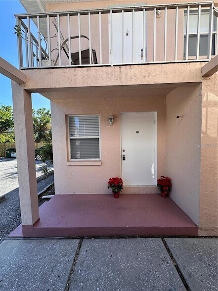 Building Photo - 1630 Redwood St