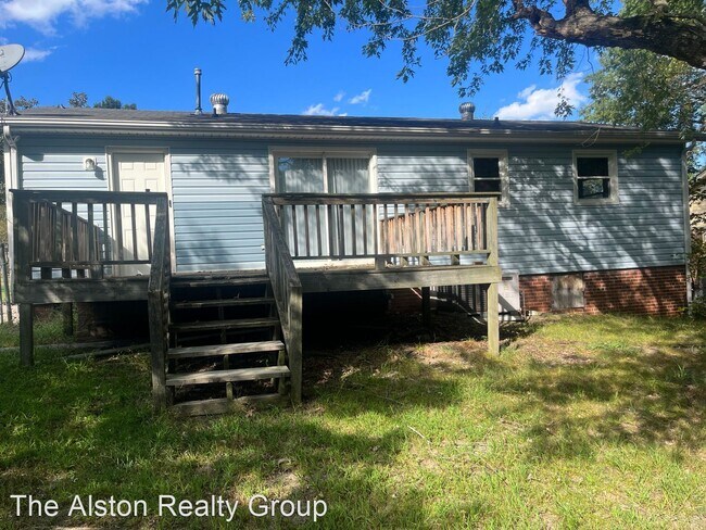 Building Photo - 3 br, 1 bath House - 2206 TEXTILE DR.