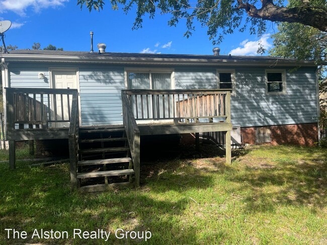 Foto del edificio - 3 br, 1 bath House - 2206 TEXTILE DR.
