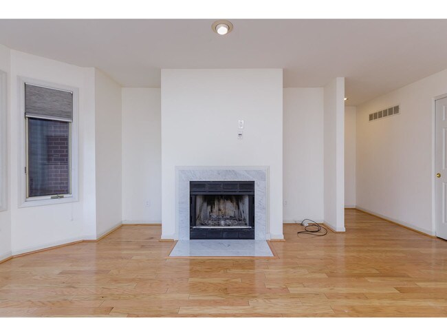 Foto del edificio - 5600 Waterman Blvd