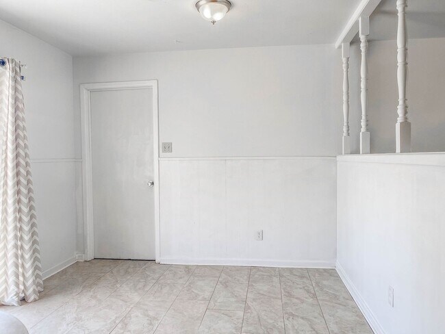 Foto del edificio - Pre-Leasing - 3 bed 2 bath