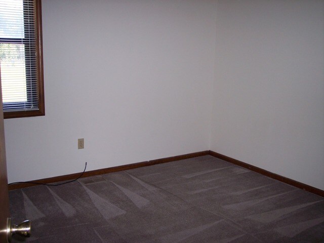 BEDROOM 1 - 407 N Ridgeview Dr