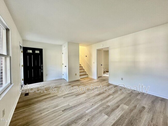 Photo - 103 Carriole Ct House