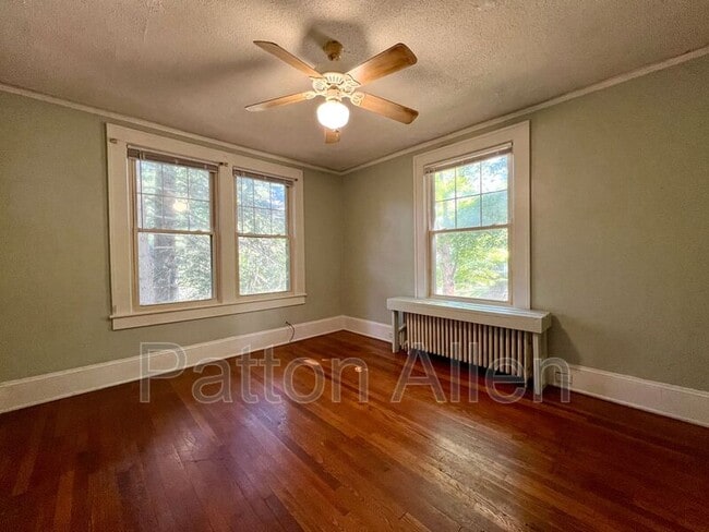 Building Photo - 130 Edwin Pl