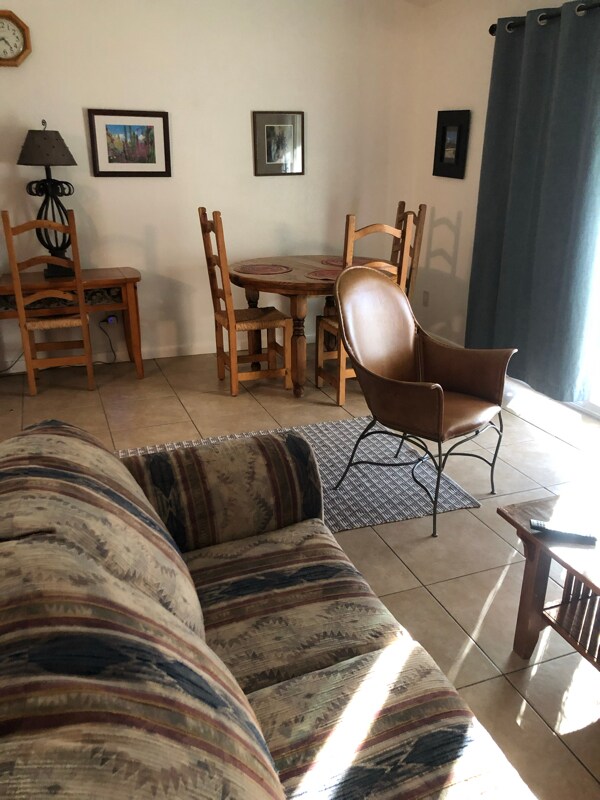 Foto del edificio - 2611 N Winstel Blvd