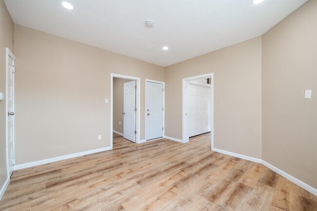 Building Photo - 136 Sherman Pl