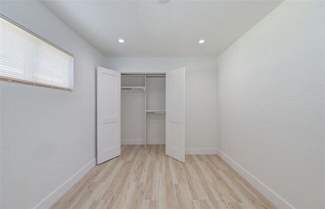 Building Photo - 7318 La Salette St