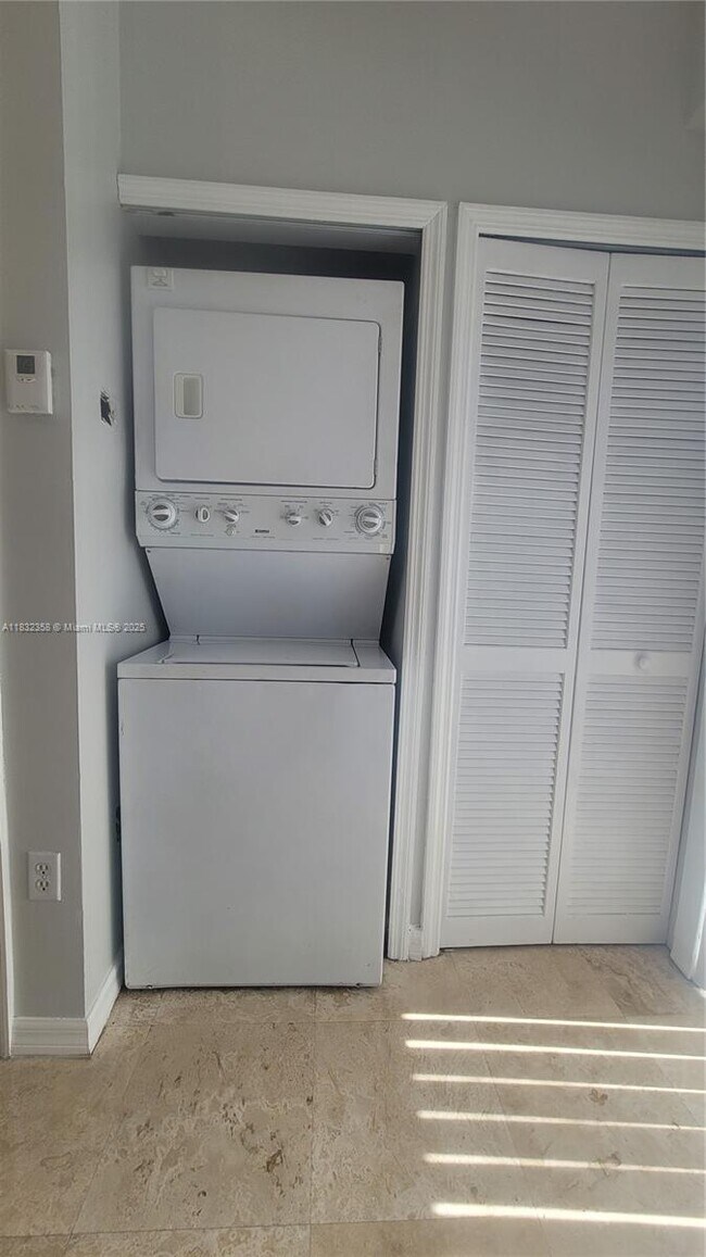 Foto del edificio - 1421 SW 3rd St