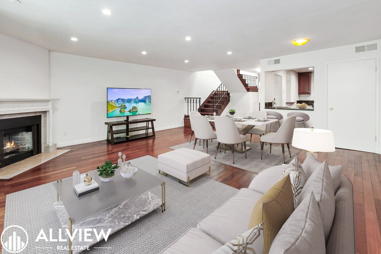 Foto principal - Beautifully Upgraded 2-Bed, 3-Bath Townhouse in Prime Westwood LA Area