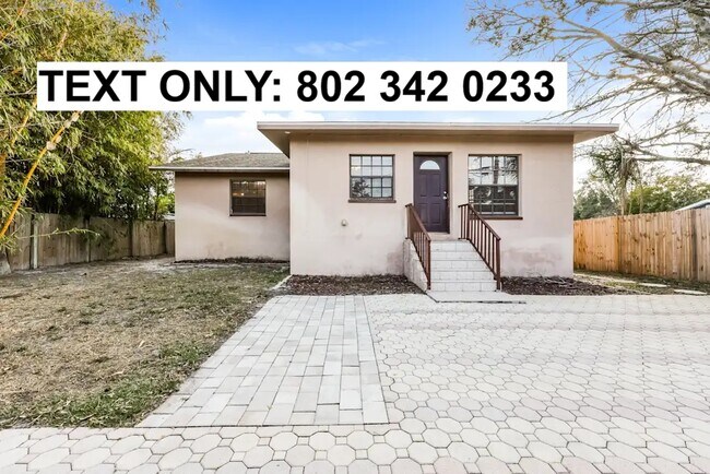 Building Photo - 2471 Wellington Dr