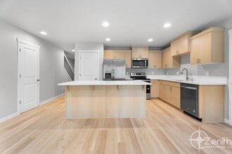 Building Photo - 4712 NE 37th Ct