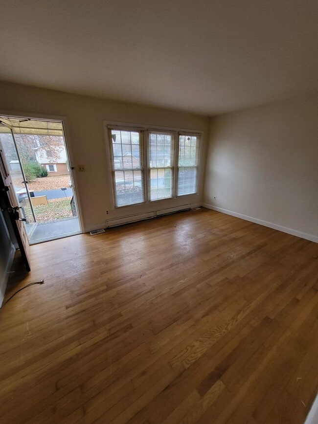 Foto del edificio - Well Maintained home in North Charlotte
