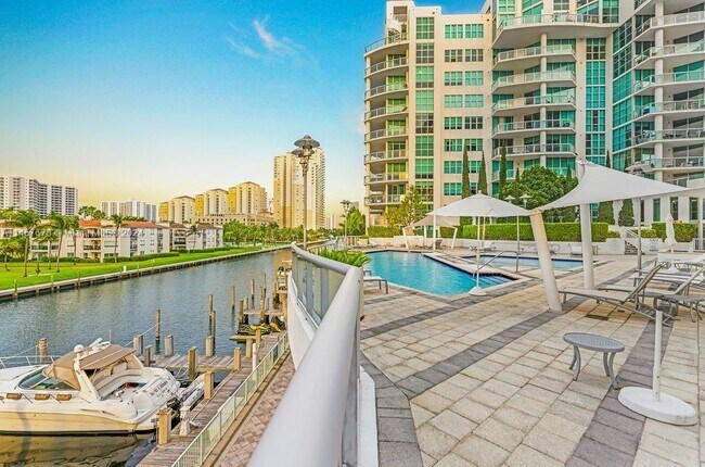Foto del edificio - 3131 NE 188th St