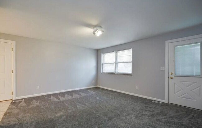 Foto del edificio - 7712 Redbank Ln