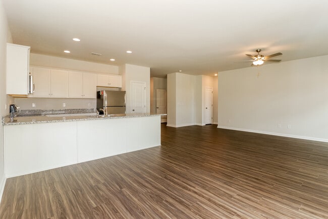 Building Photo - 245 Clydesdale Cir
