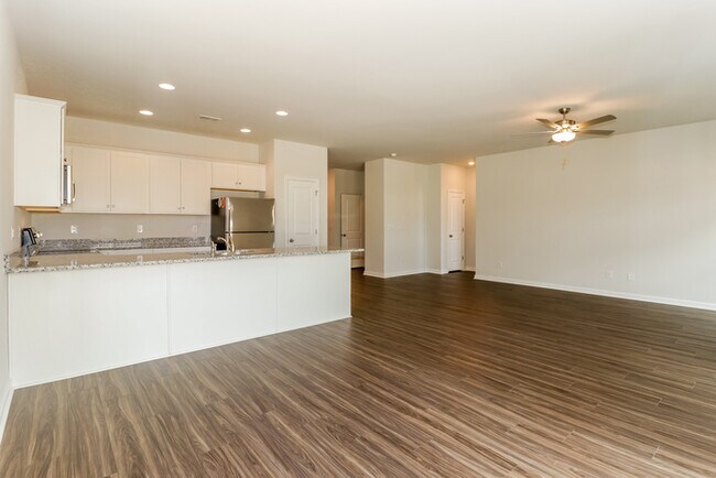 Foto del edificio - 245 Clydesdale Cir
