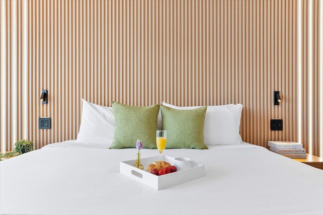 Foto del edificio - 2889 McFarlane Rd