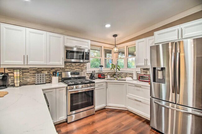 Foto del edificio - 1003 N Rd