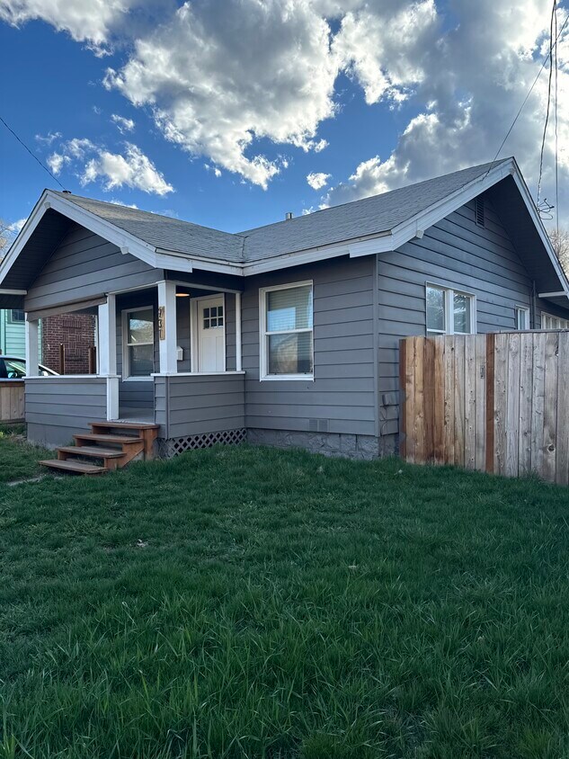 931 Prospect St, Klamath Falls, OR 97601 House Rental in Klamath