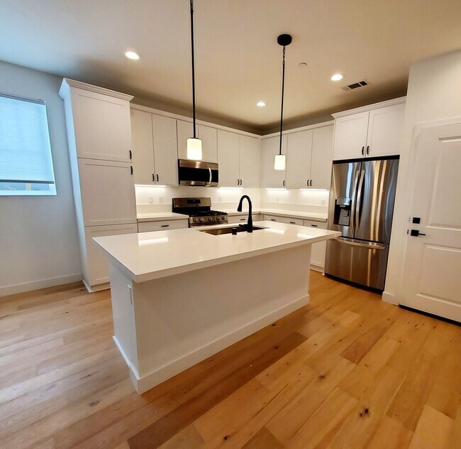 Foto del edificio - Righetti Ranch Townhouse