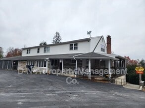 Building Photo - 211 Friemann Ln