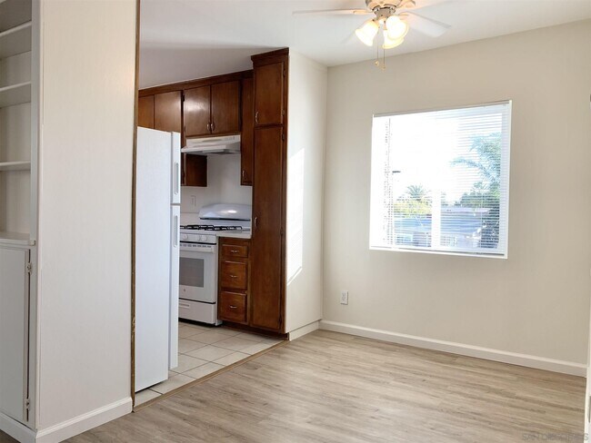 Building Photo - 3204 Collier Ave