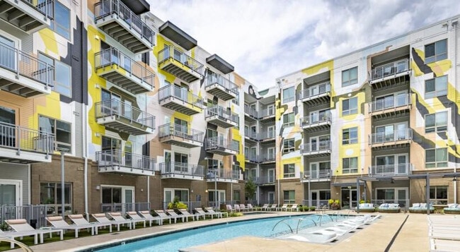 Building Photo - Camden LoSo