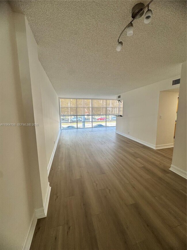 Building Photo - 2000 Atlantic Shores Blvd