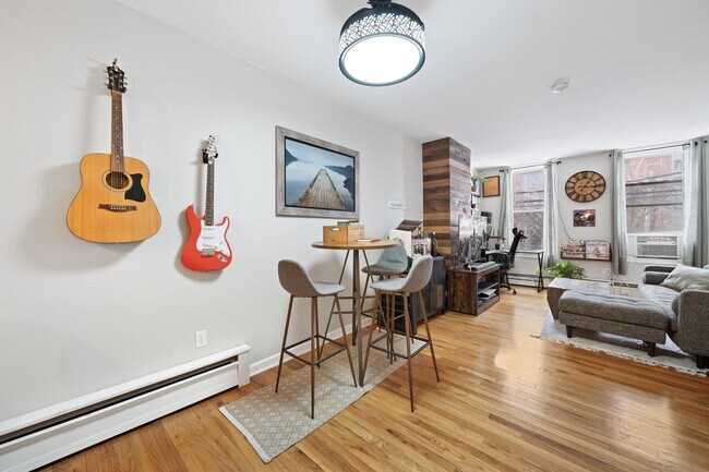 Foto del edificio - 531 Madison St