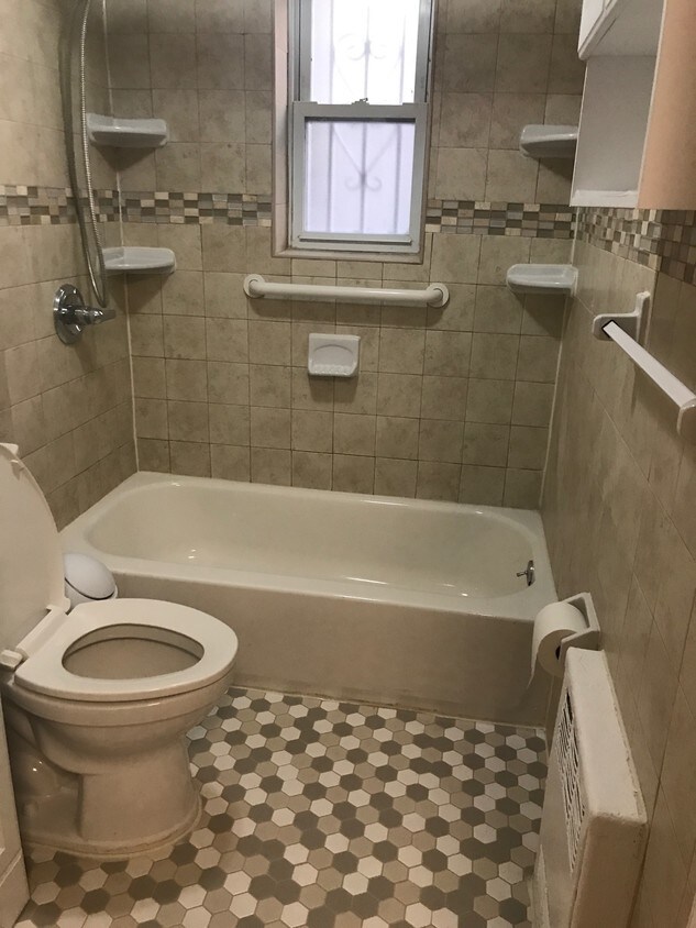 Primary Photo - 34-20 34th St