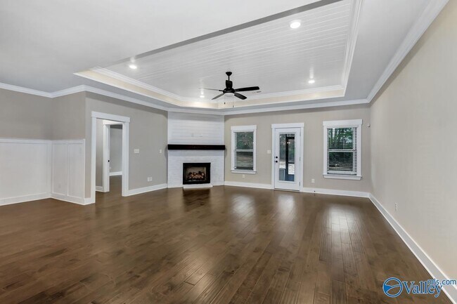Building Photo - 114 Farmall Ln