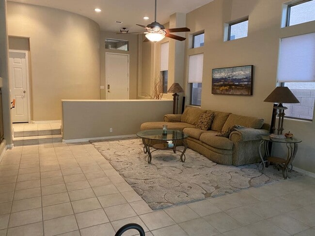 Building Photo - 7634 E San Fernando Dr