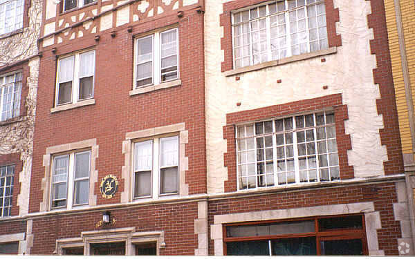 Building Photo - 8017 S Ingleside Ave