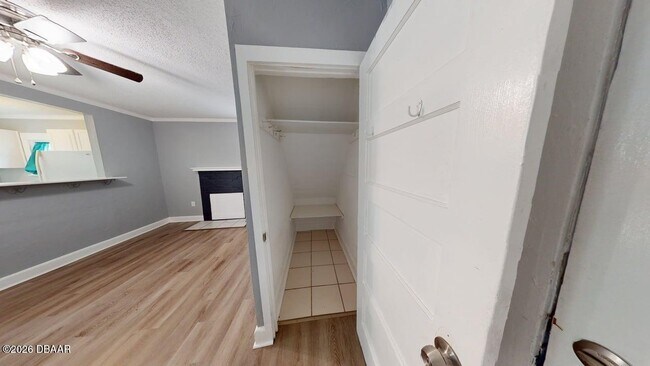 Foto del edificio - 829 N Oleander Ave