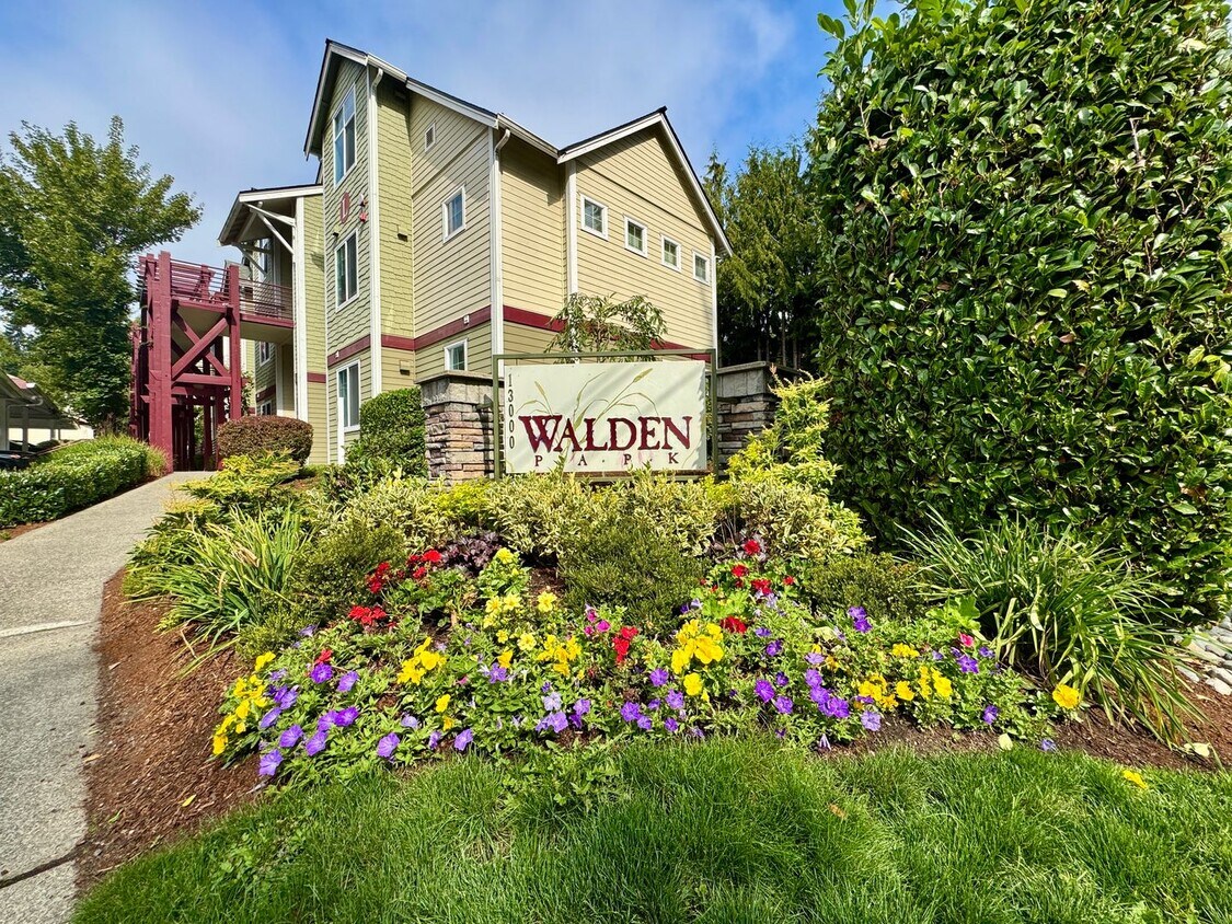 Foto principal - Move In Ready 2 Bedroom Condo in Everett