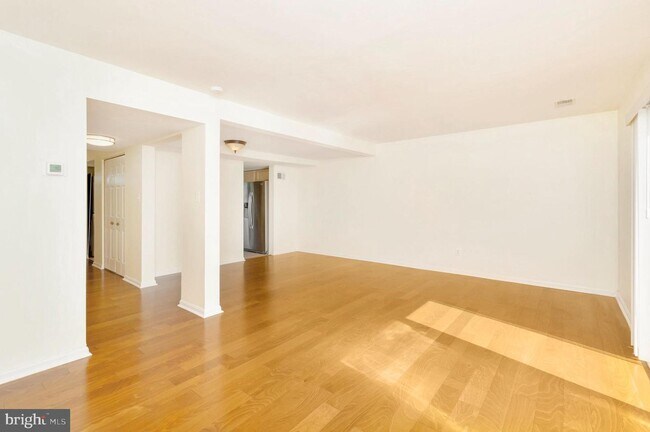 Foto del edificio - 6644 Elk Park Ct