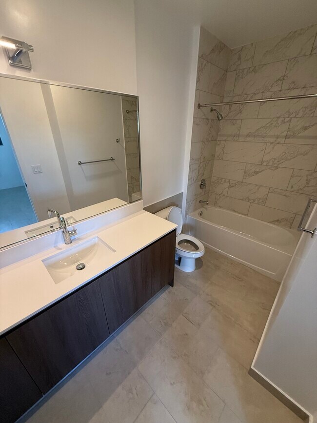 Foto del edificio - 2507 NE 182nd St