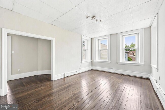 Foto del edificio - 222 Henderson Ave